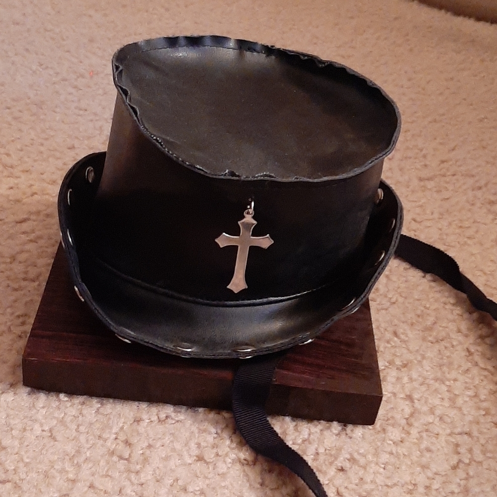 Tiny top hat
